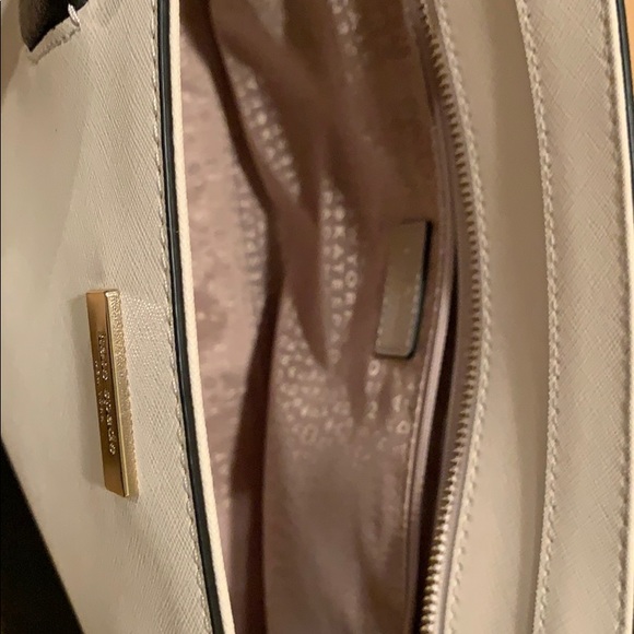 Handbag - Picture 3 of 4